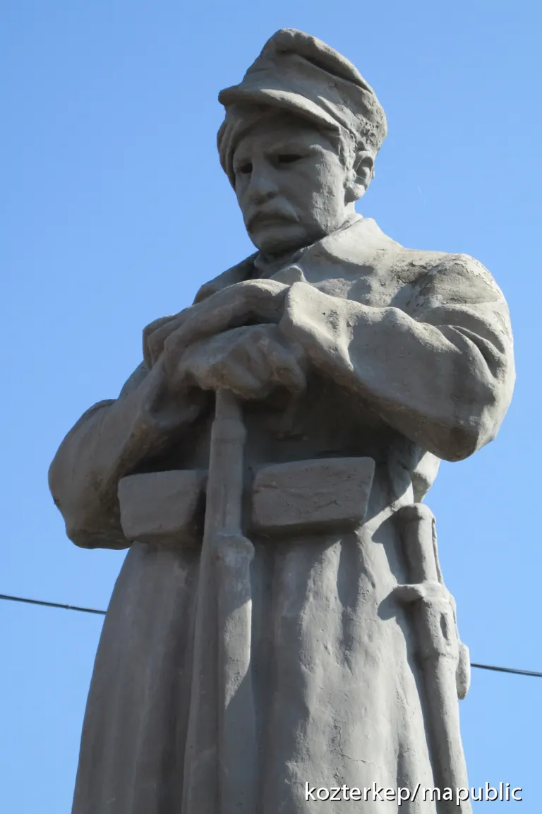 Hősi emlékmű (Berekböszörmény)